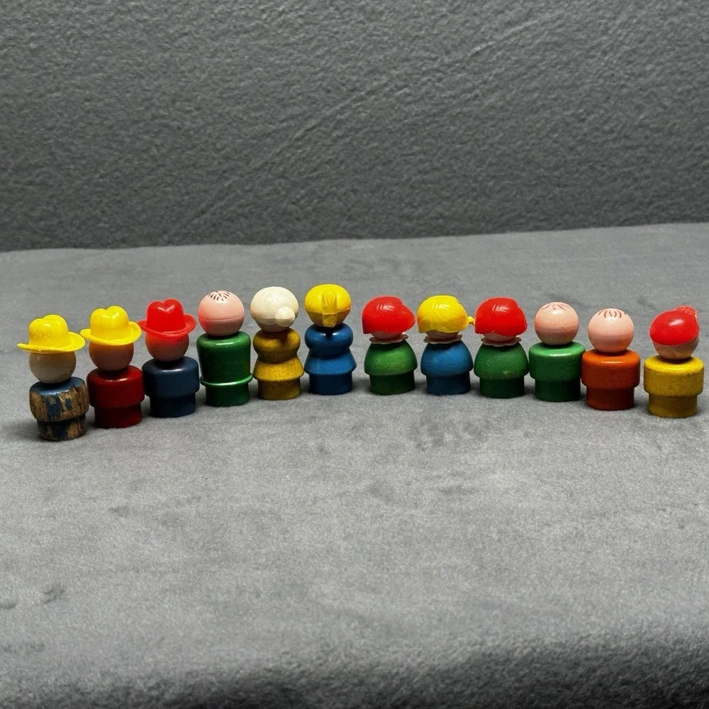 Vintage Fisher Price Little People Lot Of 12 Family Wooden Body Plastic Head